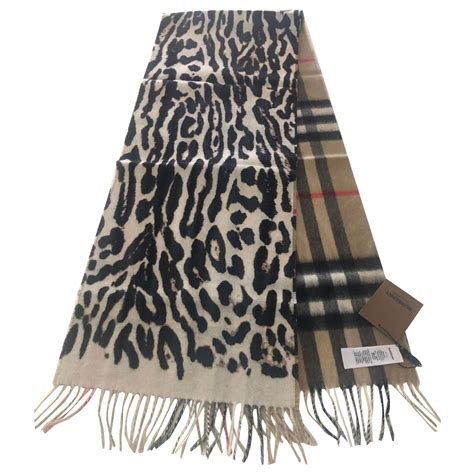 foulard burberry solde|L'écharpe Burberry .